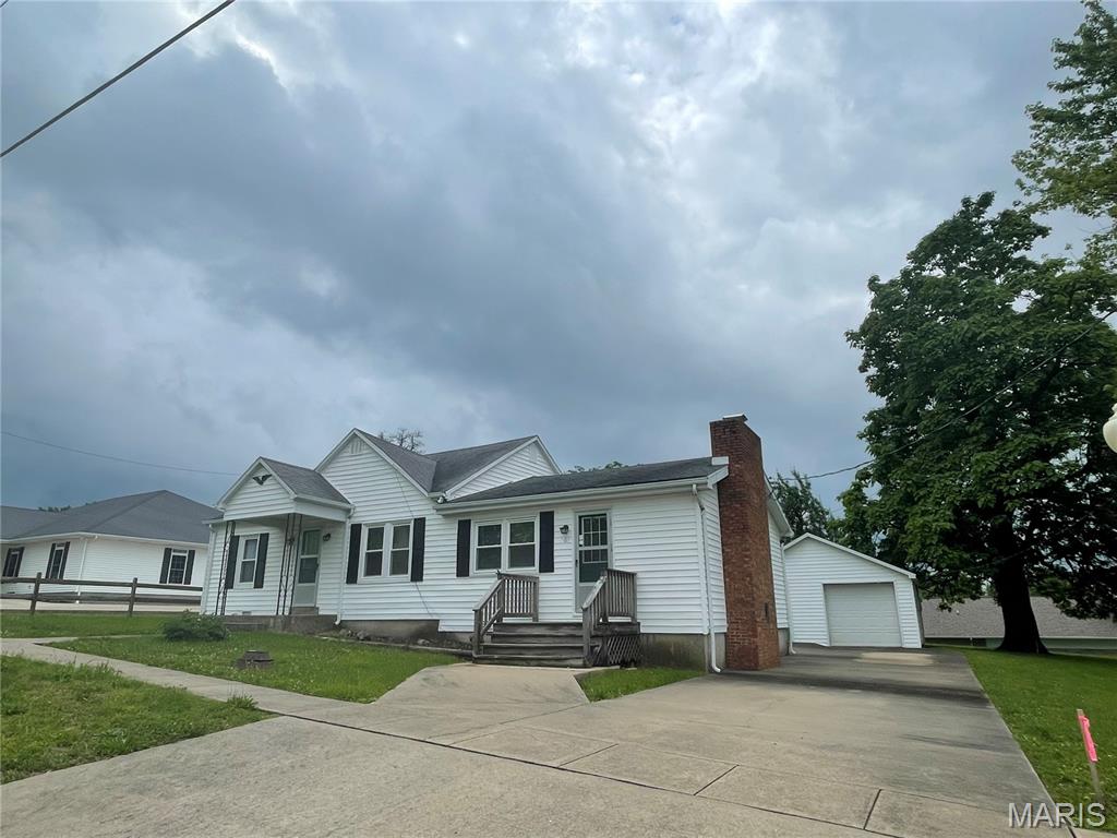 103 E 3rd Street