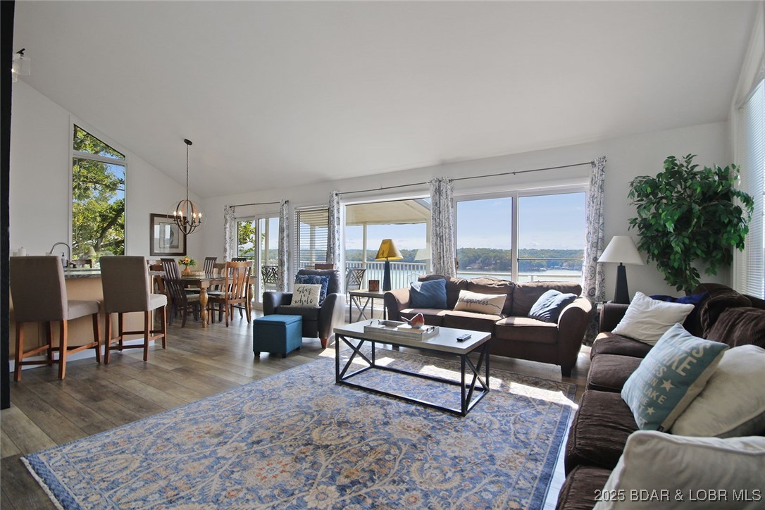 61 Topsail Place