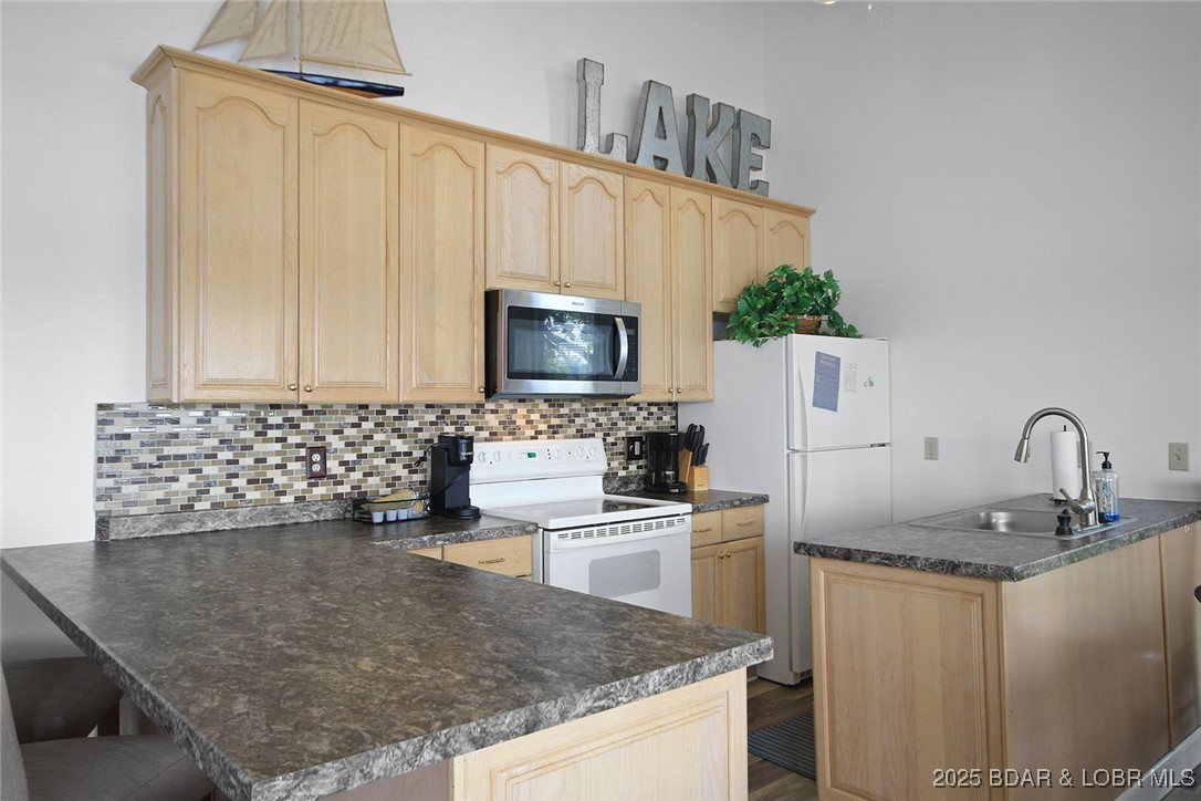 61 Topsail Place