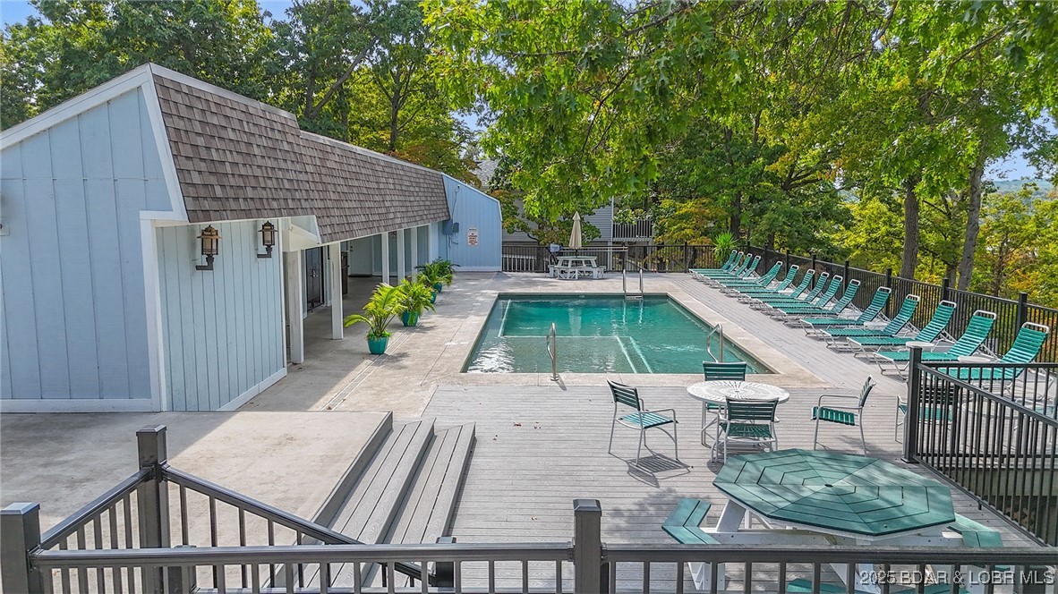 61 Topsail Place