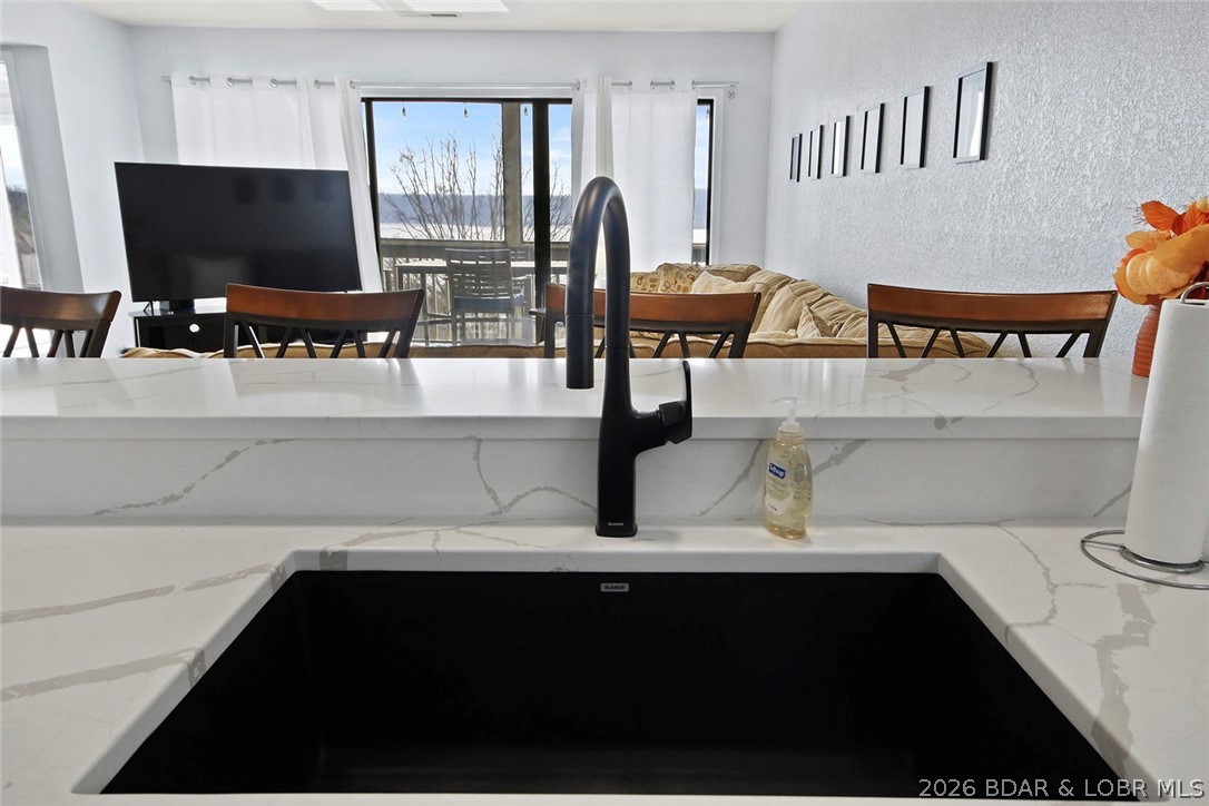 2500 Bay Point Drive 724