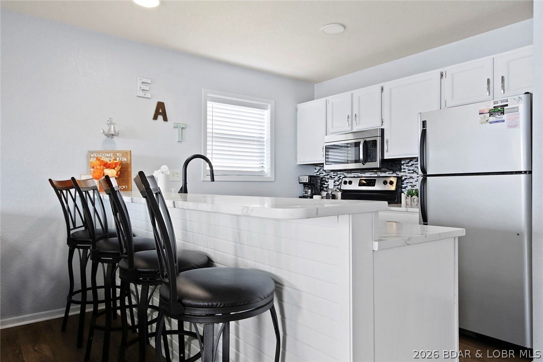 2500 Bay Point Drive 724