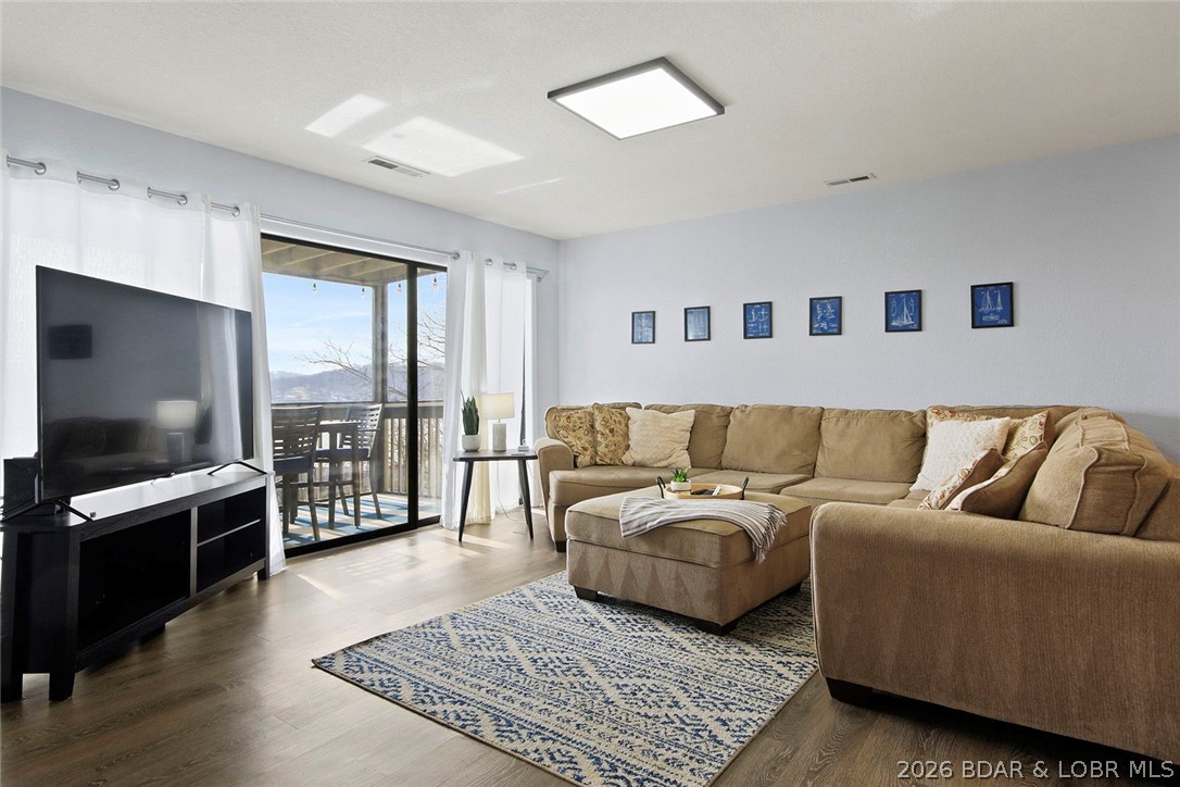 2500 Bay Point Drive 724