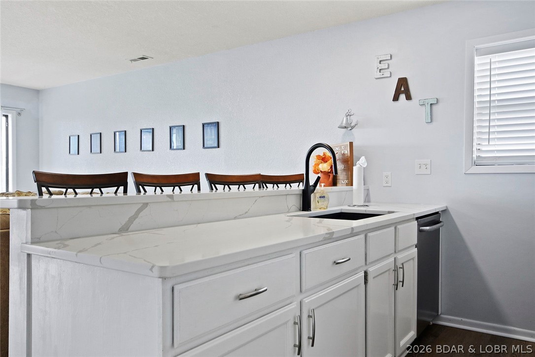 2500 Bay Point Drive 724