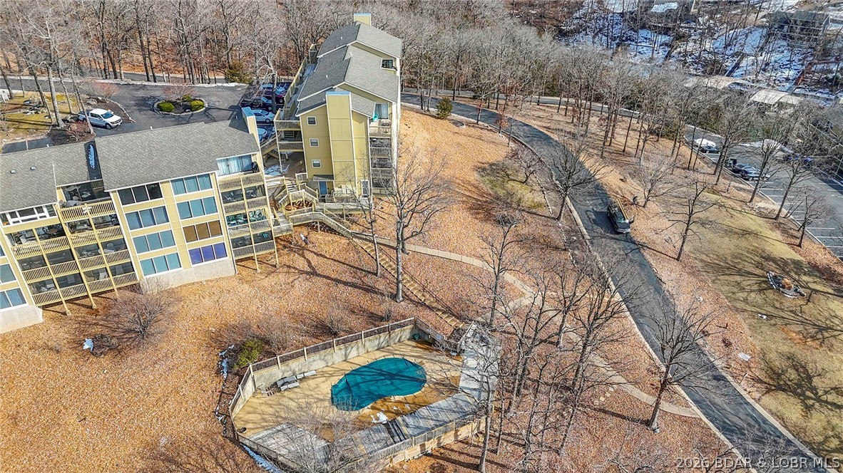 2500 Bay Point Drive 724