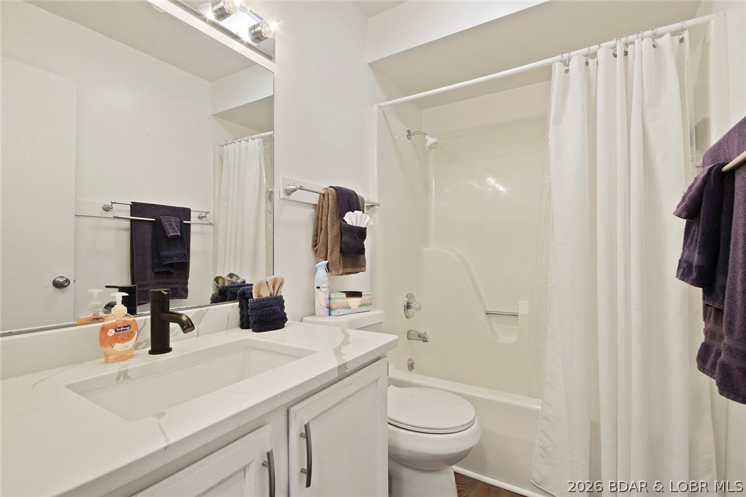 2500 Bay Point Drive 724