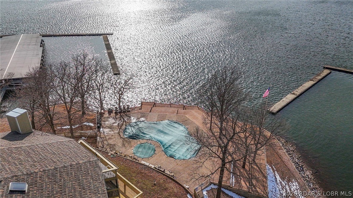 2500 Bay Point Drive 724