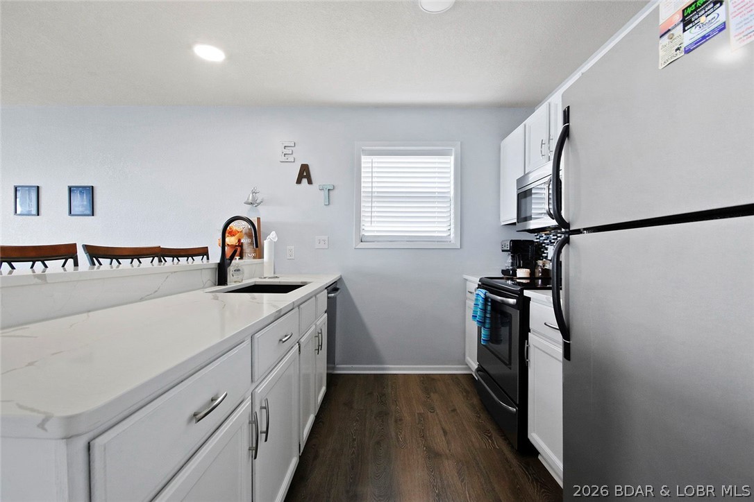 2500 Bay Point Drive 724