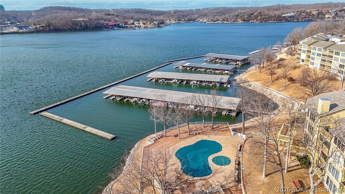 2500 Bay Point Drive 724