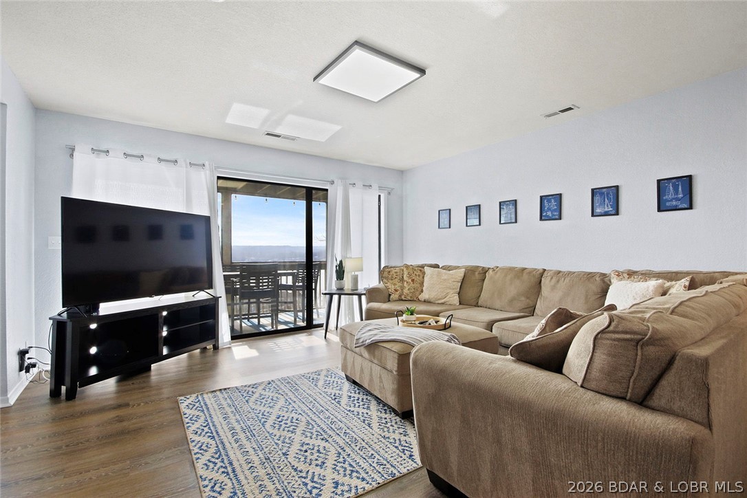 2500 Bay Point Drive 724