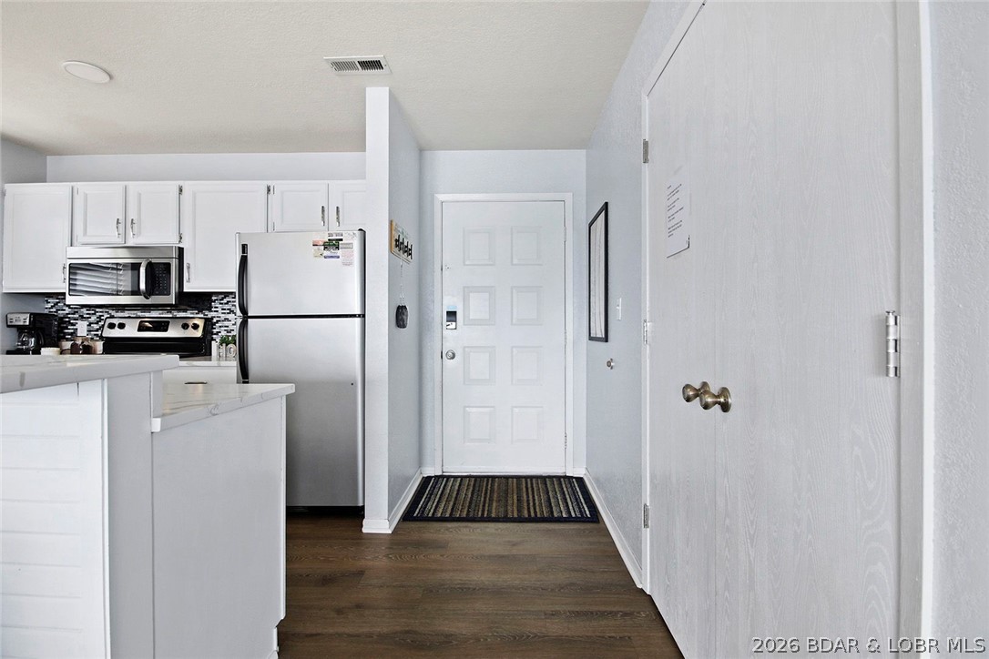 2500 Bay Point Drive 724