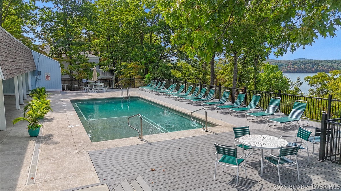 61 Topsail Place