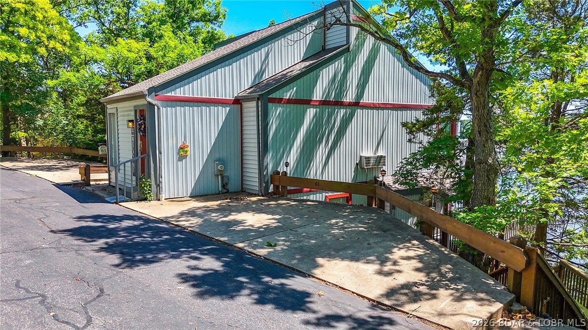 61 Topsail Place
