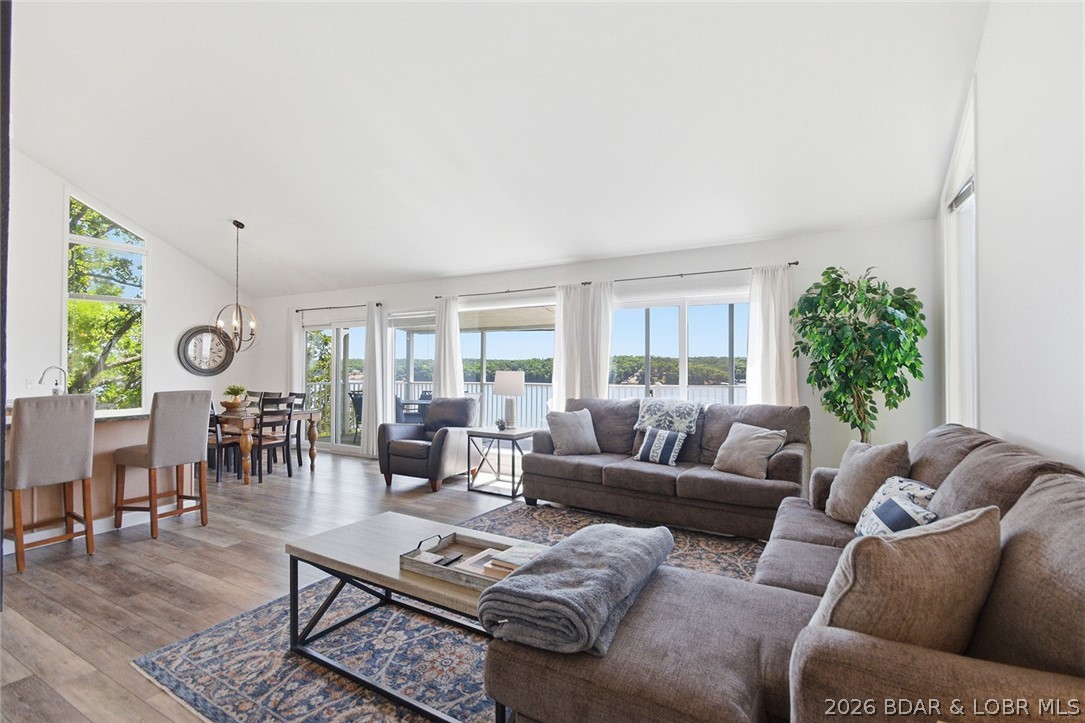 61 Topsail Place