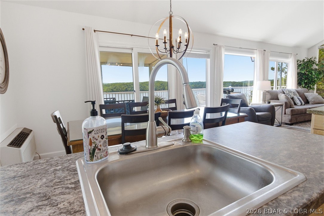 61 Topsail Place
