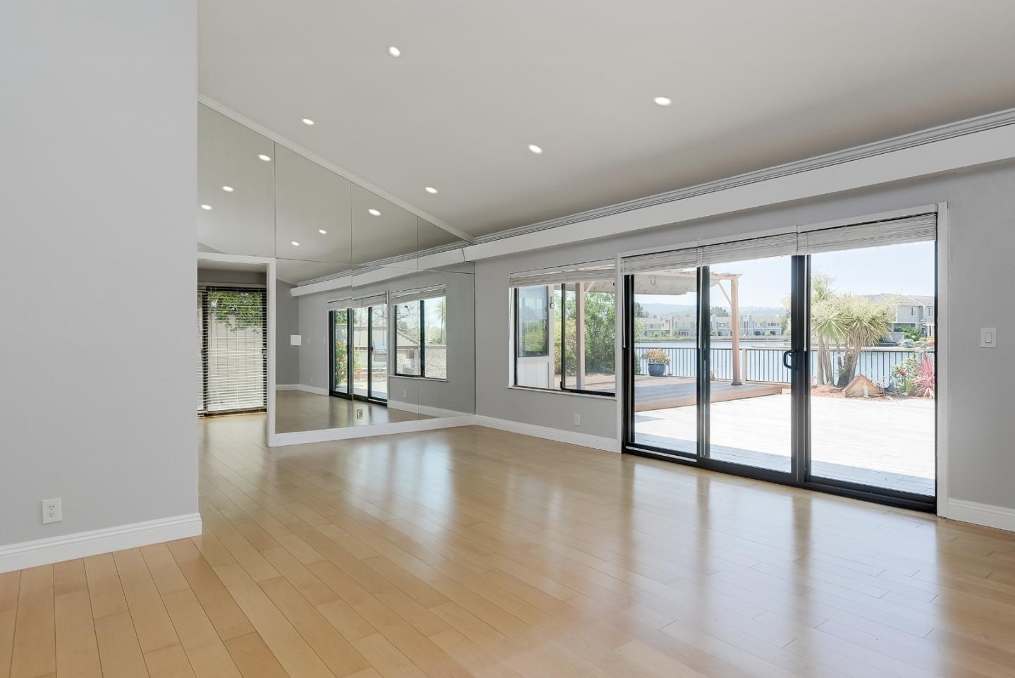 768 Coronado LN
