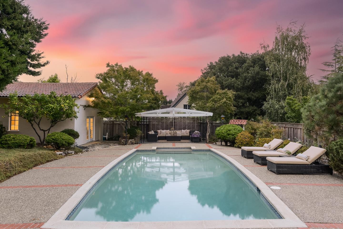 125 Alturas DR