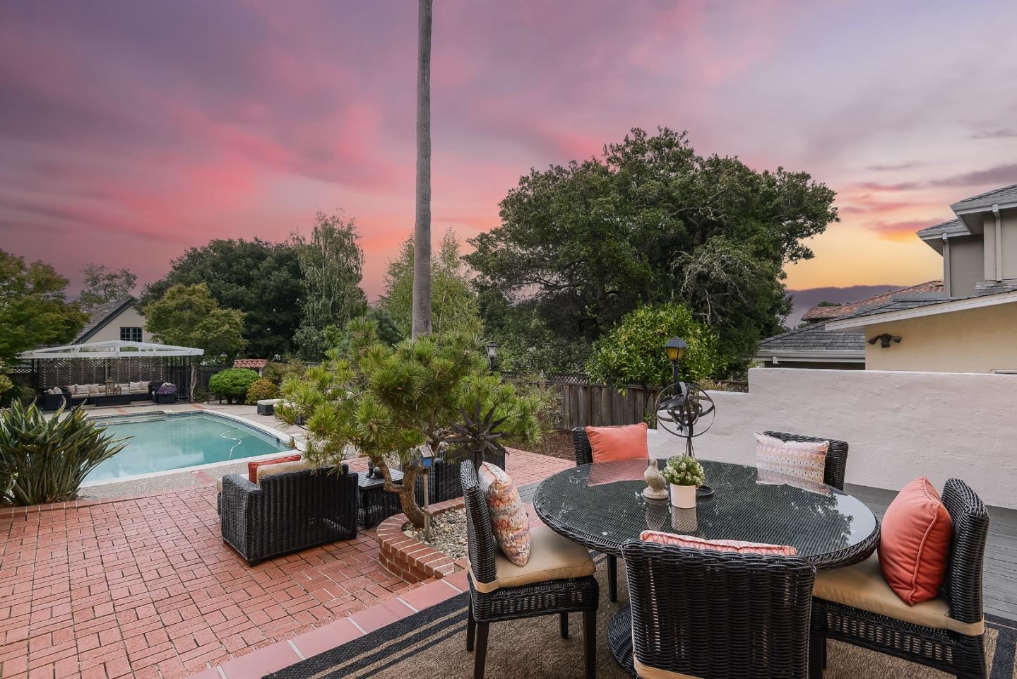 125 Alturas DR