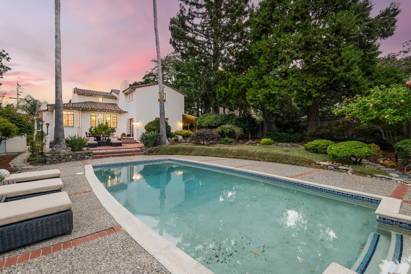 125 Alturas DR