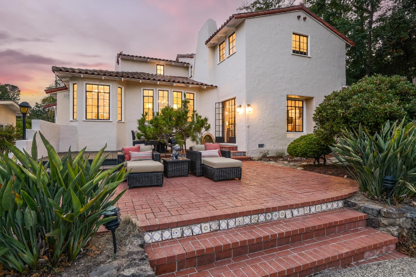 125 Alturas DR