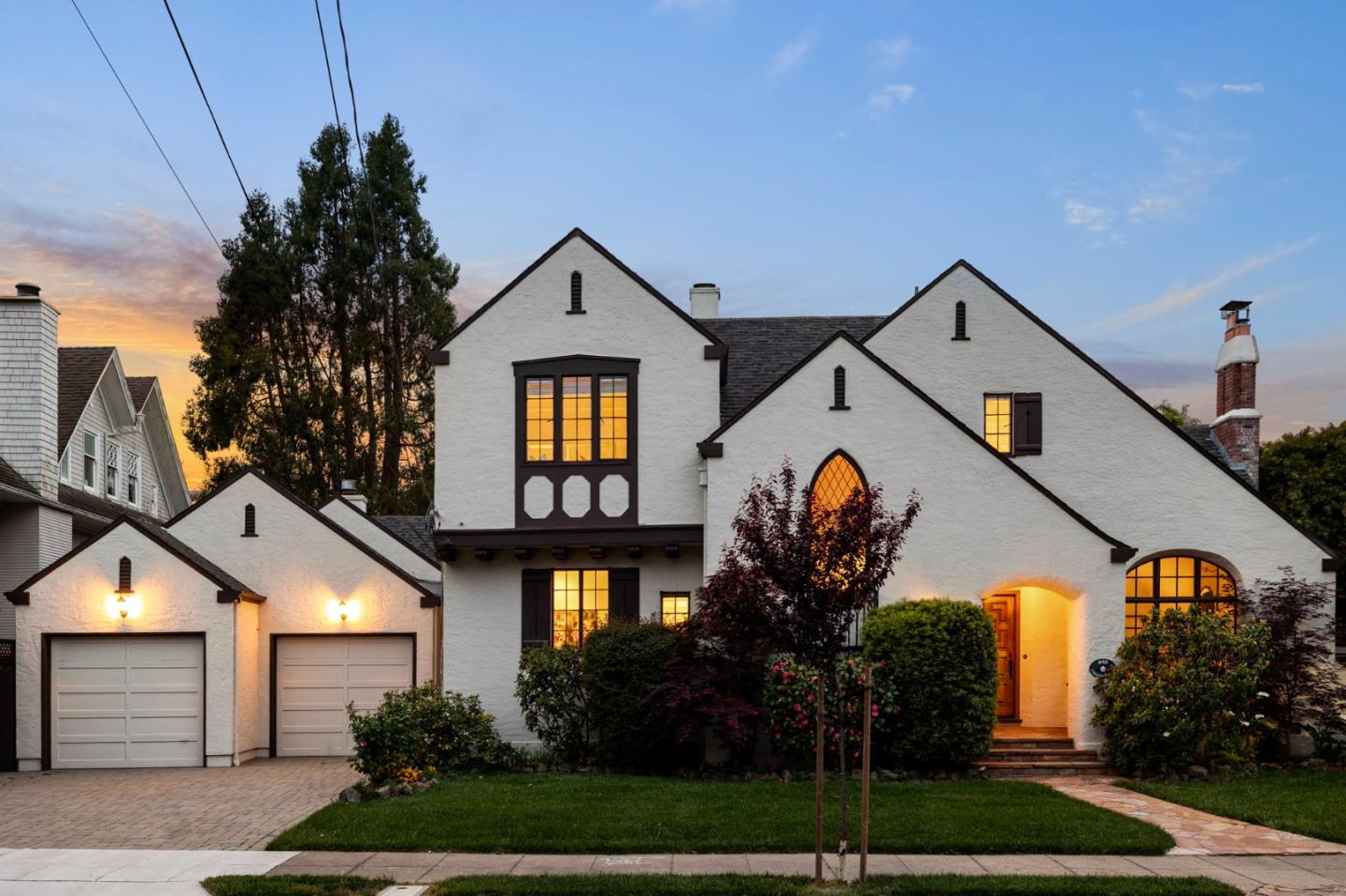 245 Chapin LN