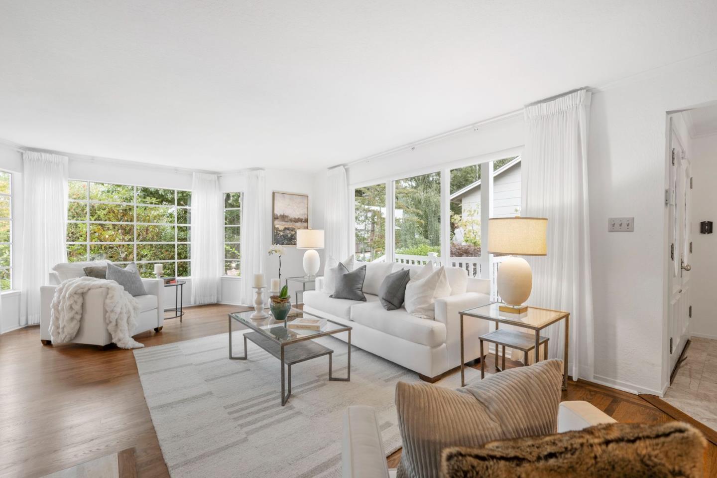 1511 La Mesa Drive