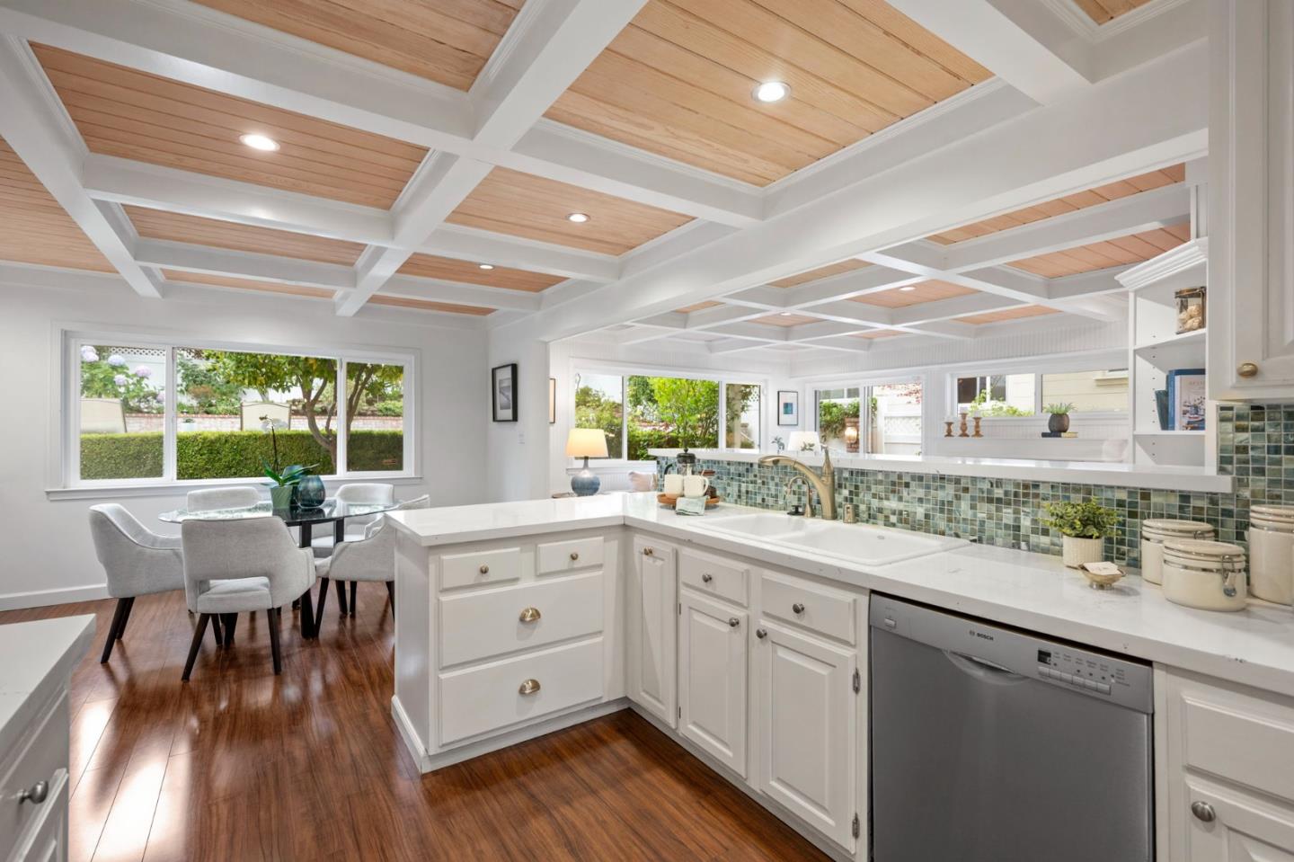 1511 La Mesa Drive