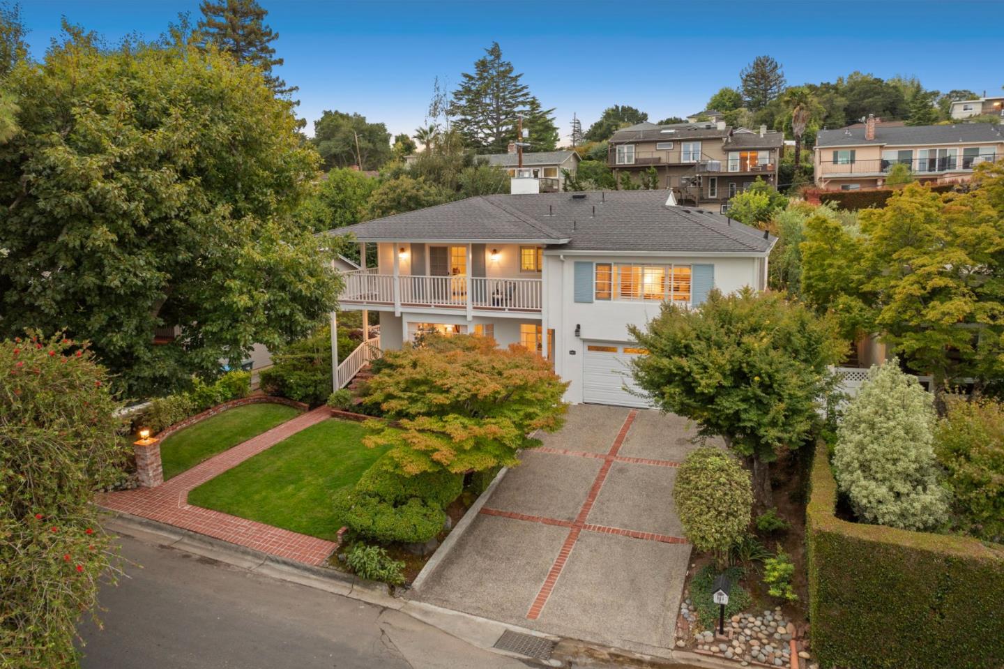 1511 La Mesa Drive