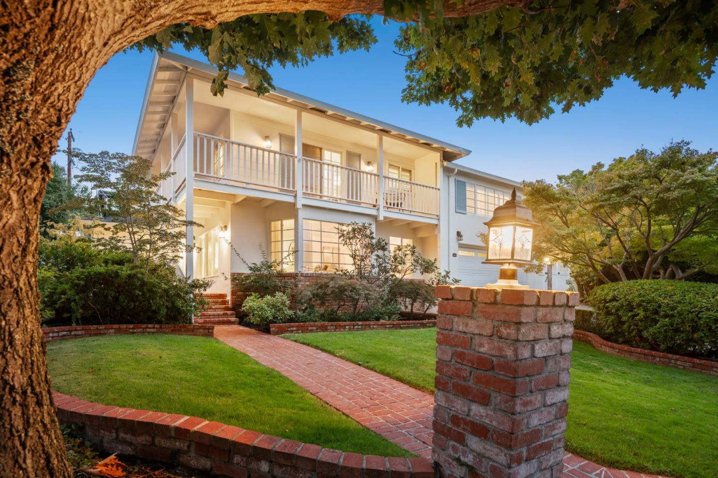 1511 La Mesa Drive