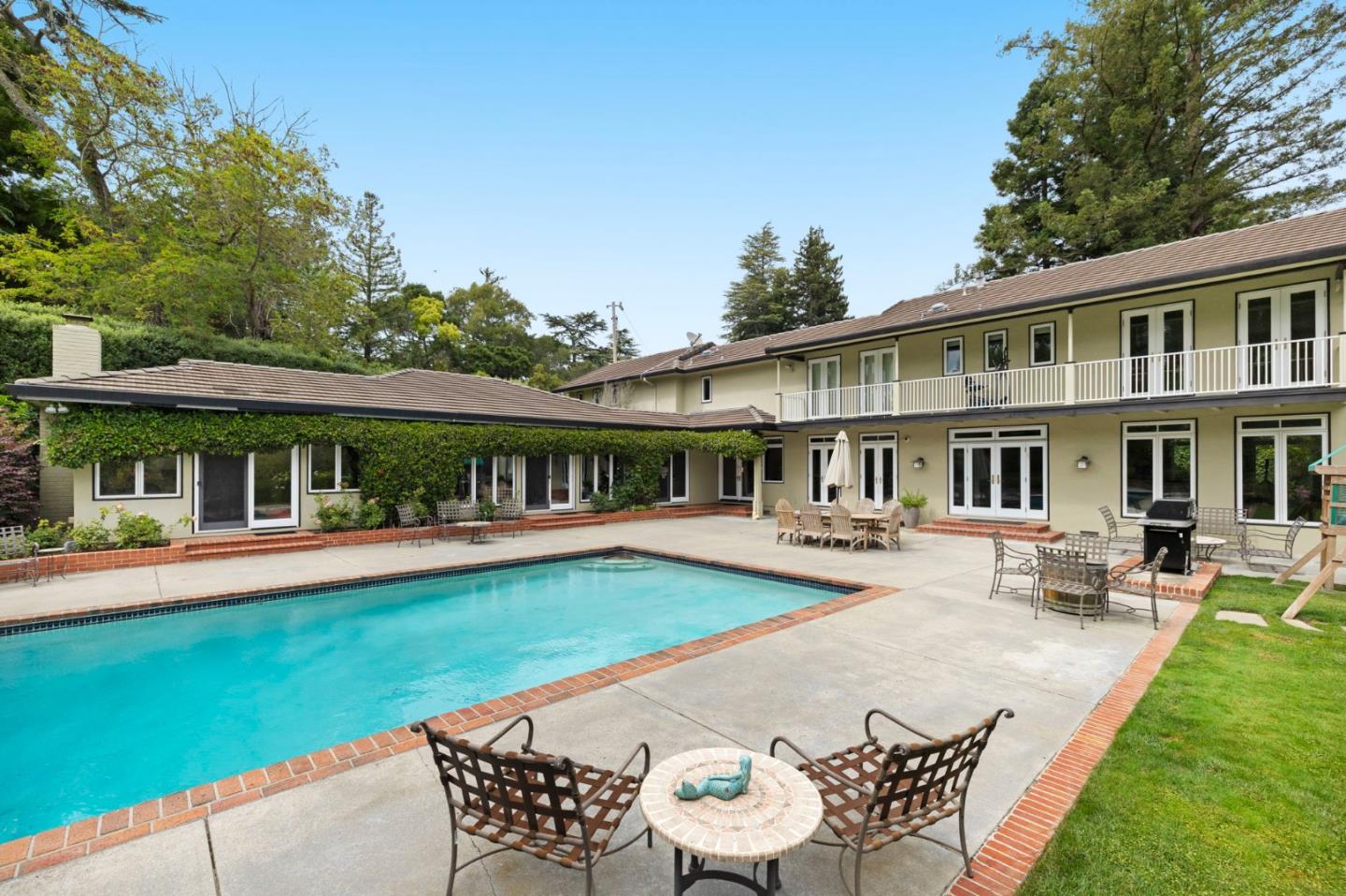 452 Roblar Avenue