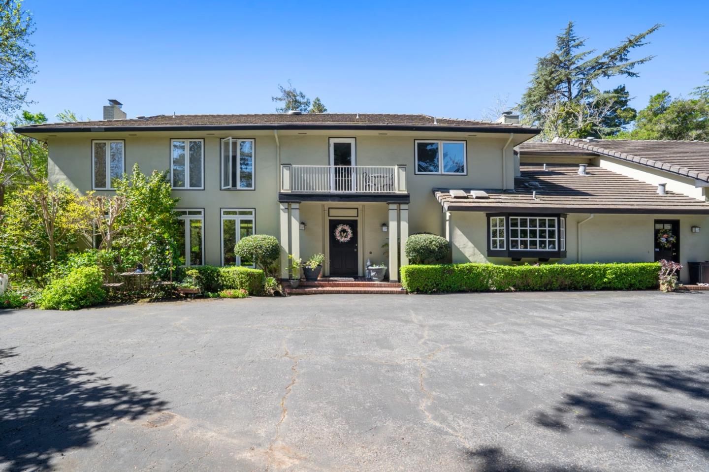 452 Roblar Avenue