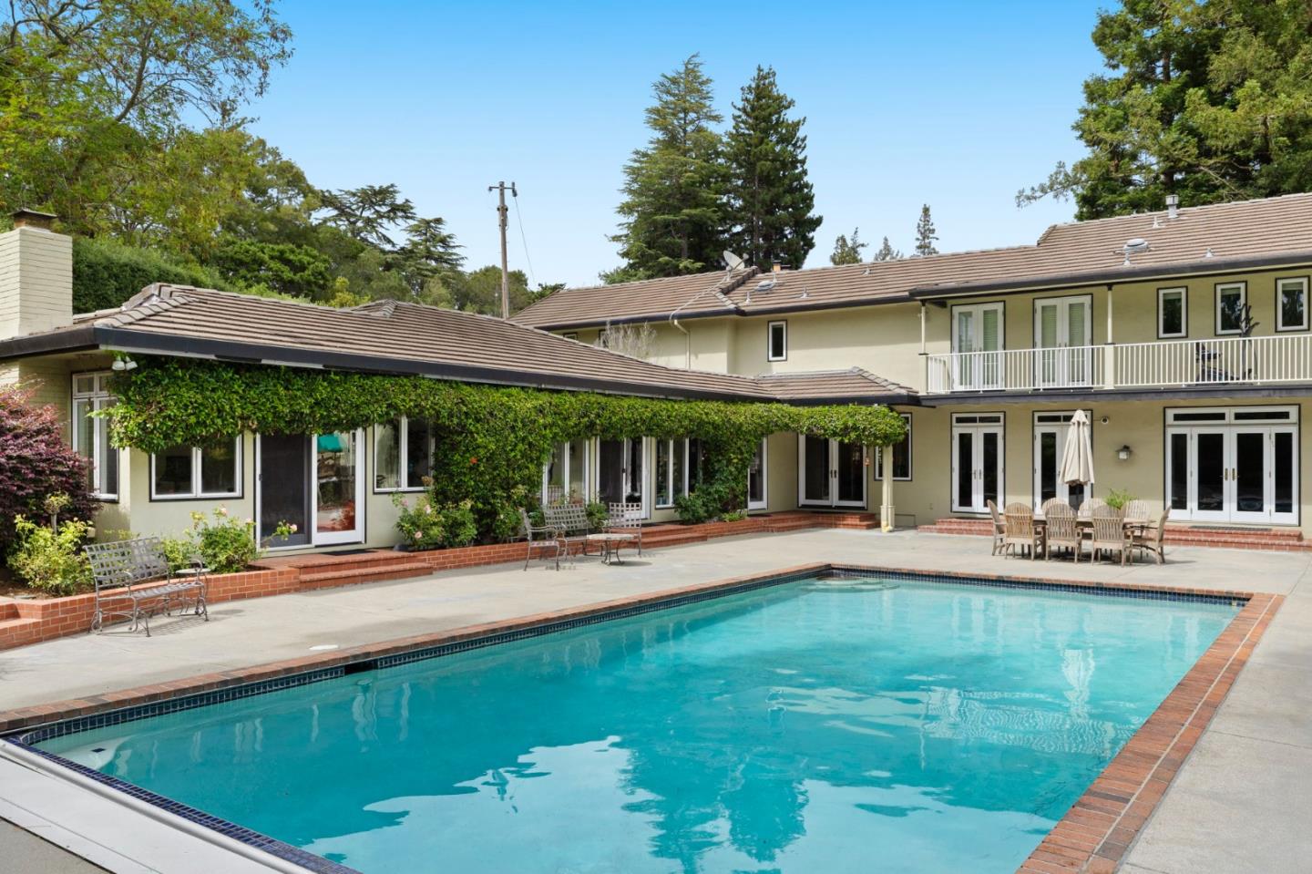 452 Roblar Avenue