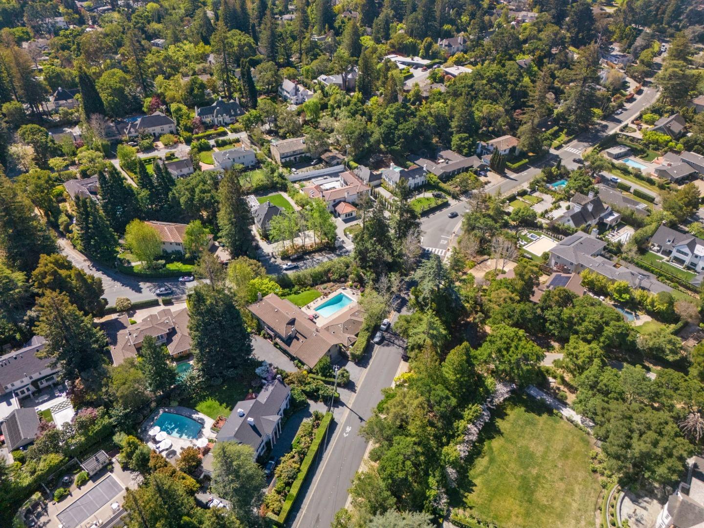 452 Roblar Avenue