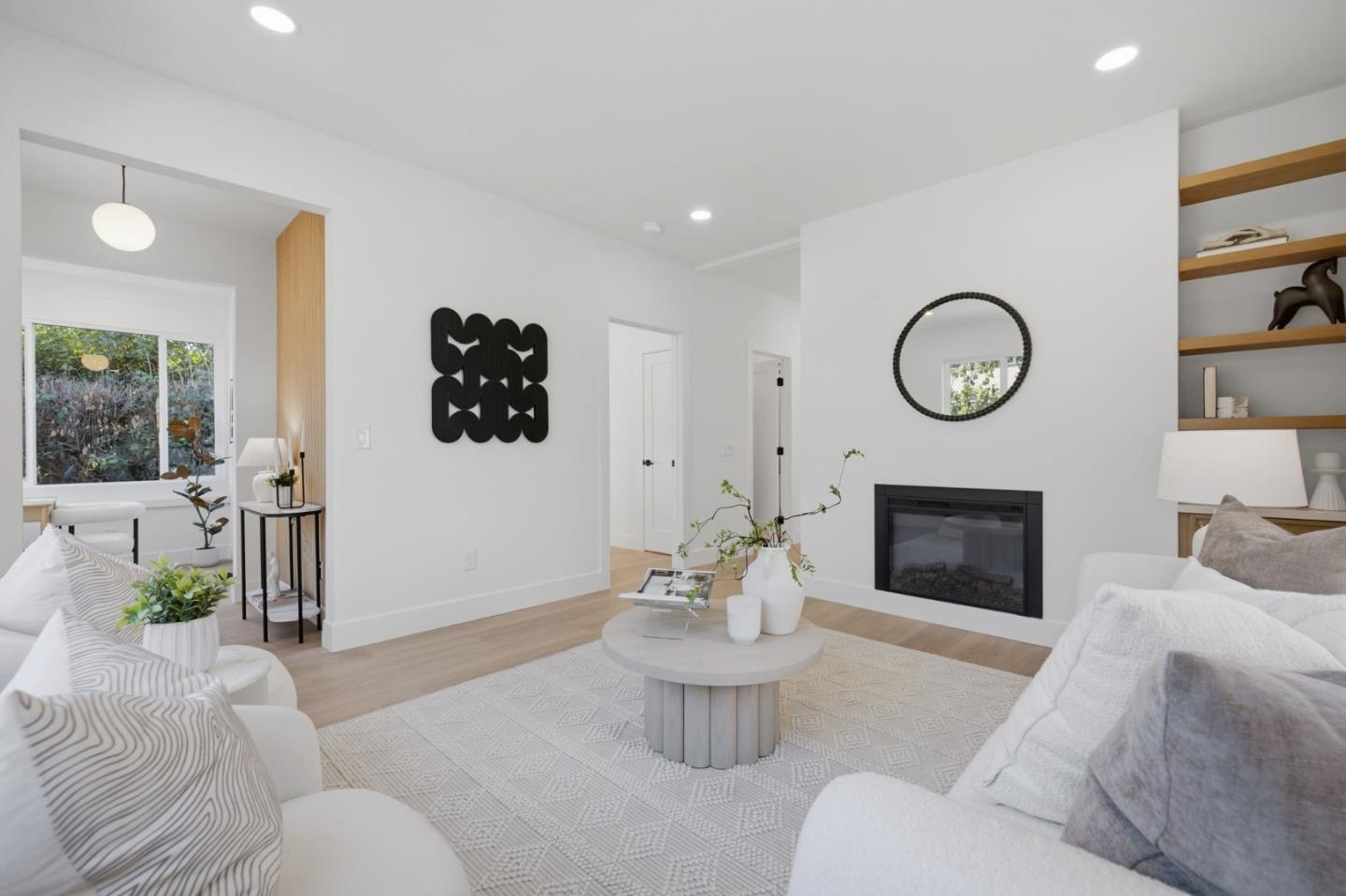 804 Howard AVE