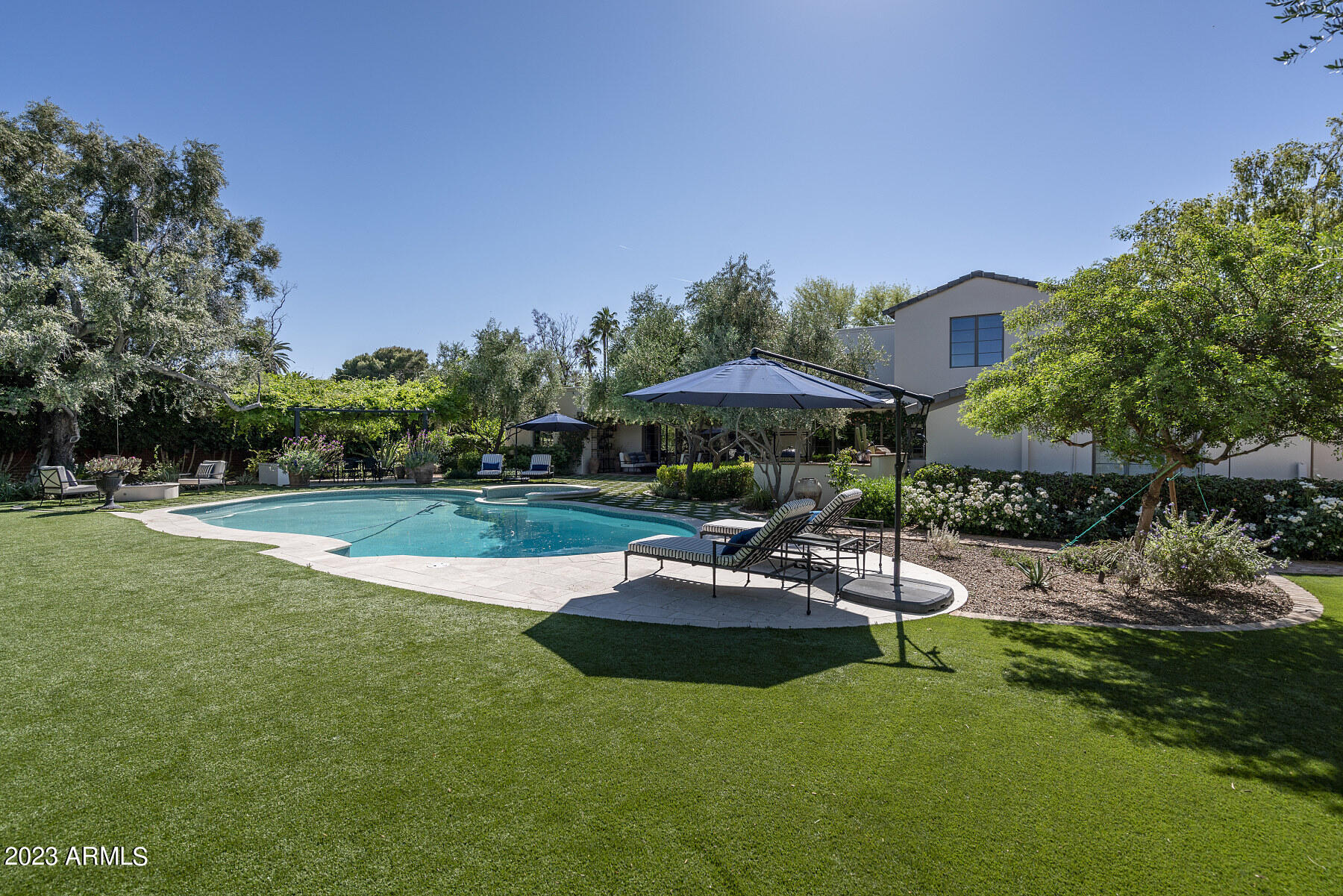 3007 N Manor Drive W