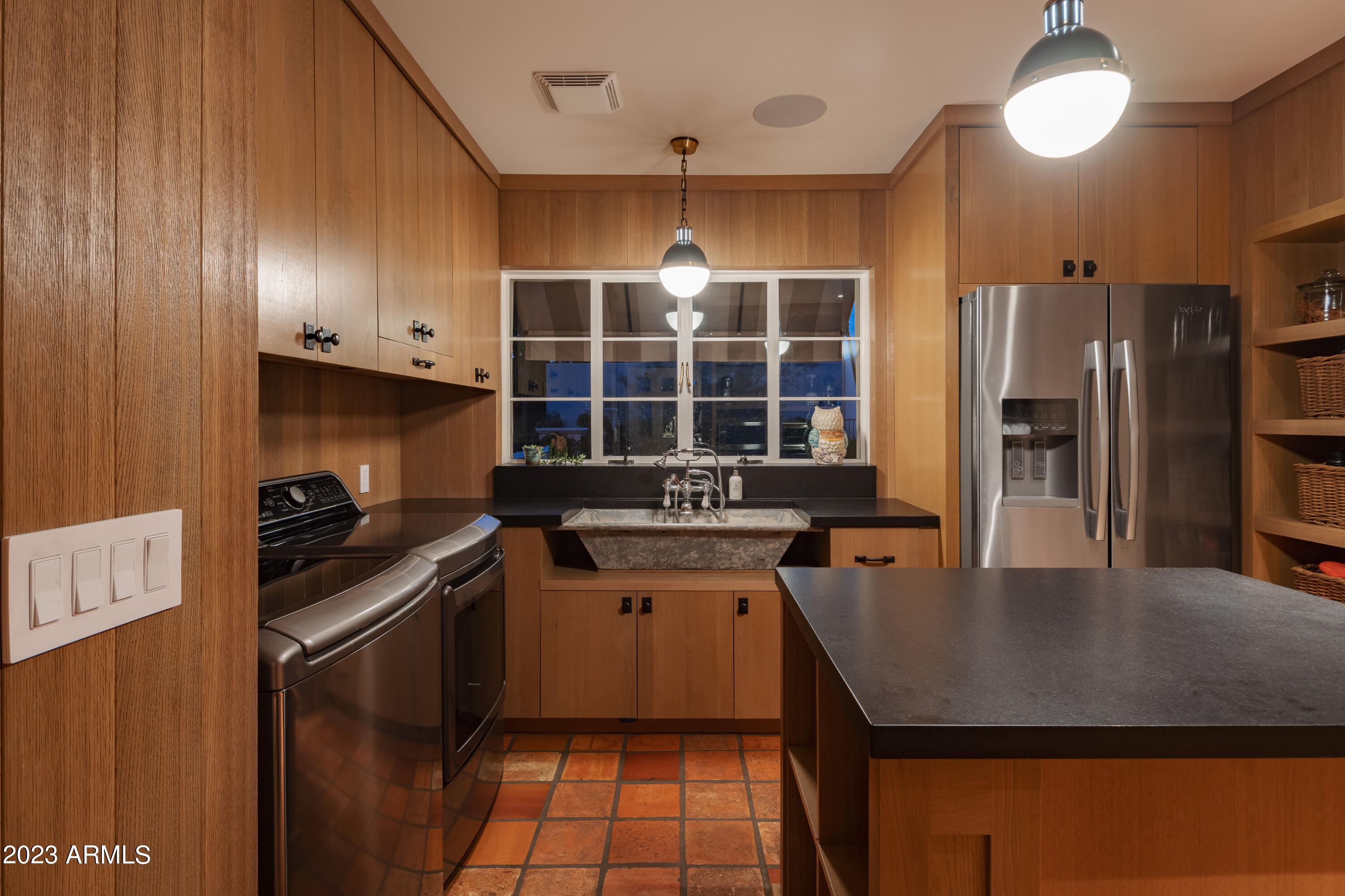 3007 N Manor Drive W