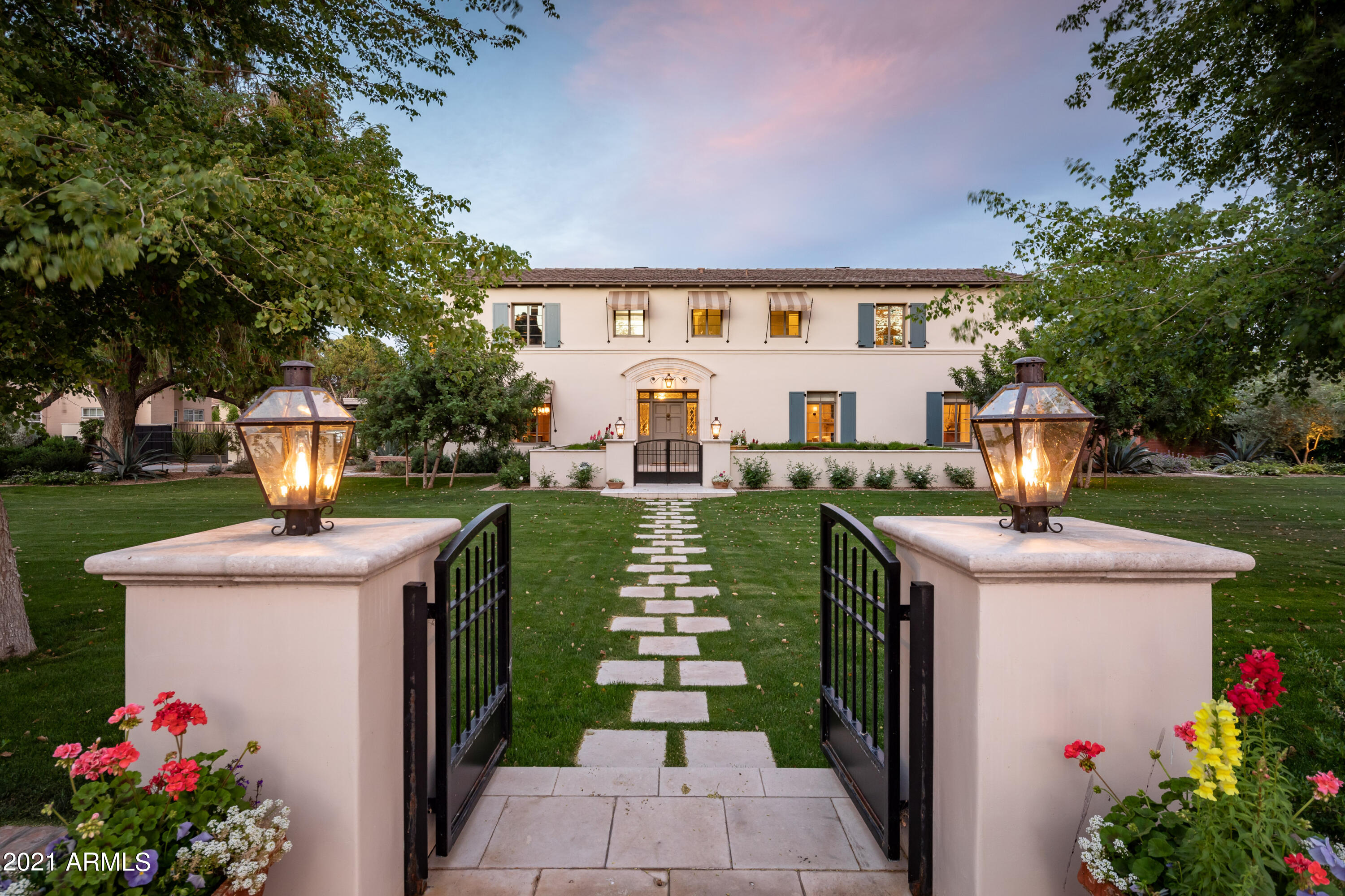 3007 N Manor Drive W