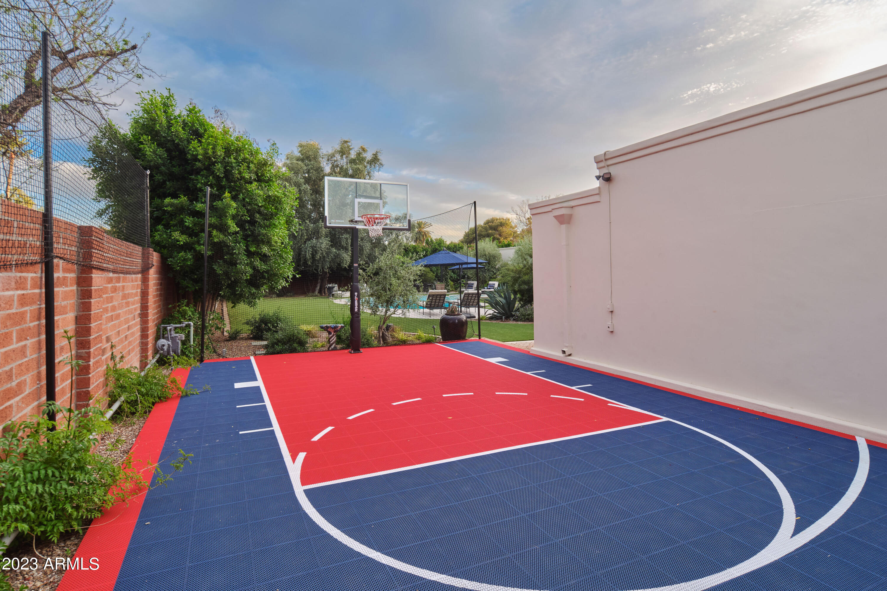 3007 N Manor Drive W