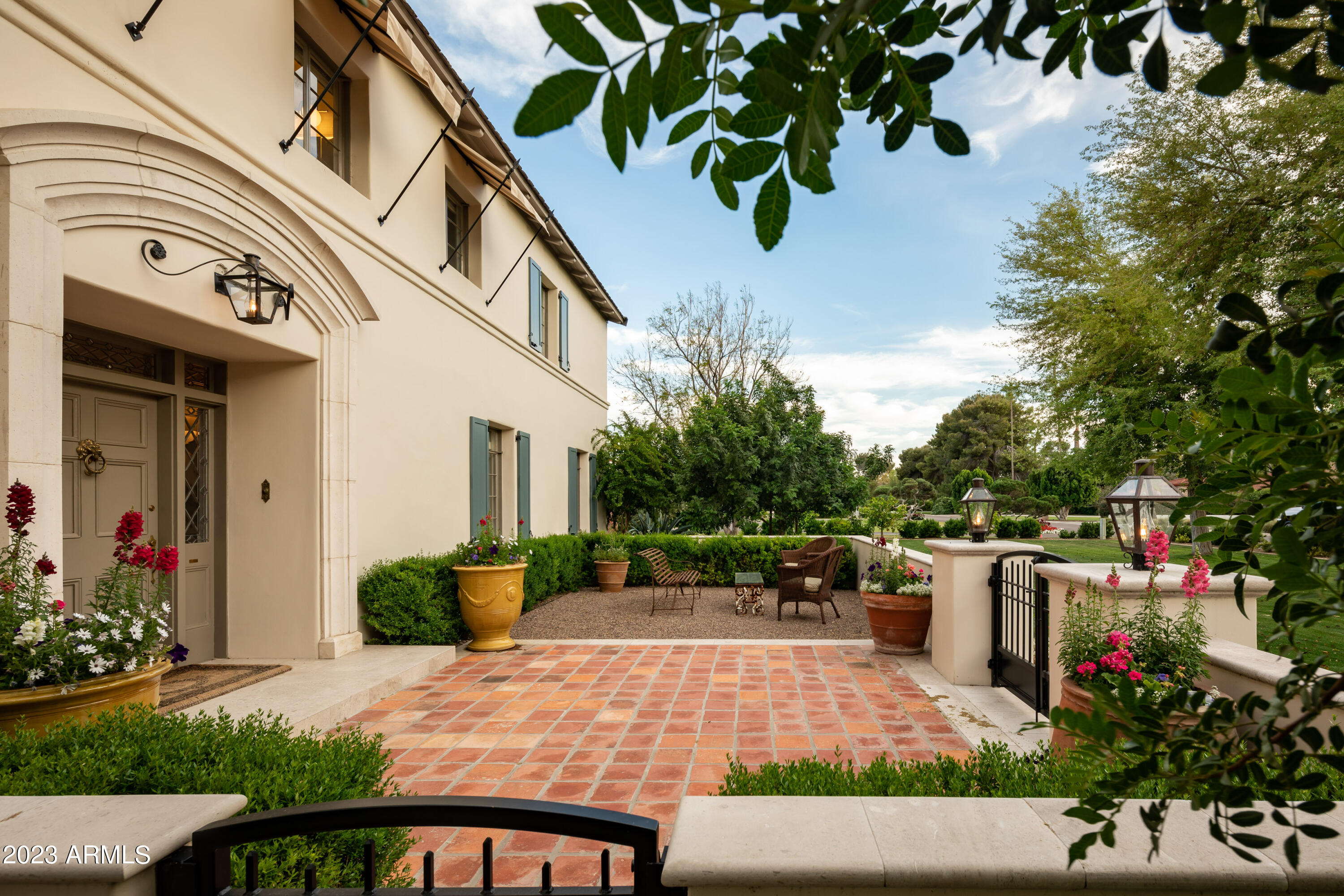 3007 N Manor Drive W