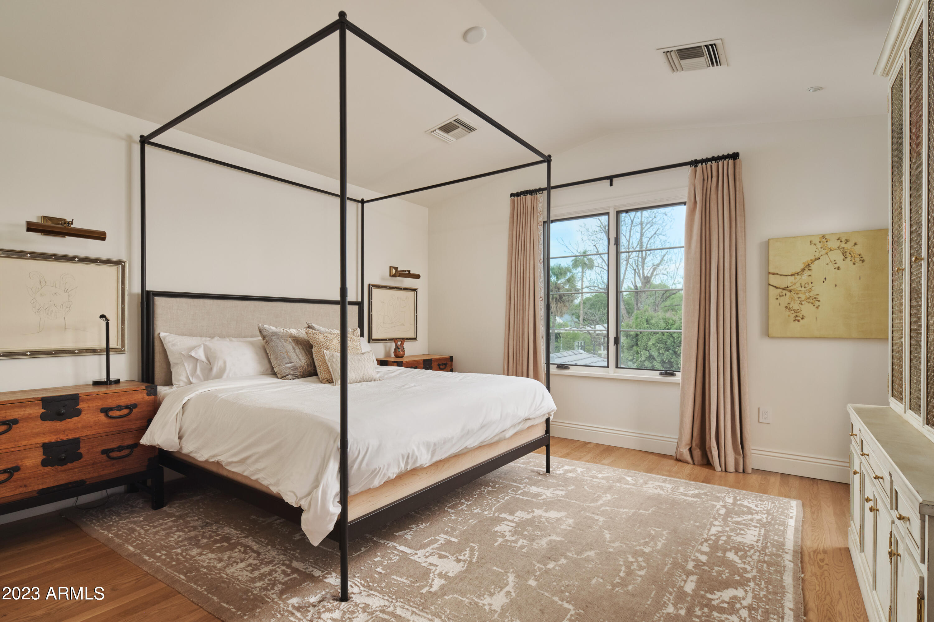 3007 N Manor Drive W