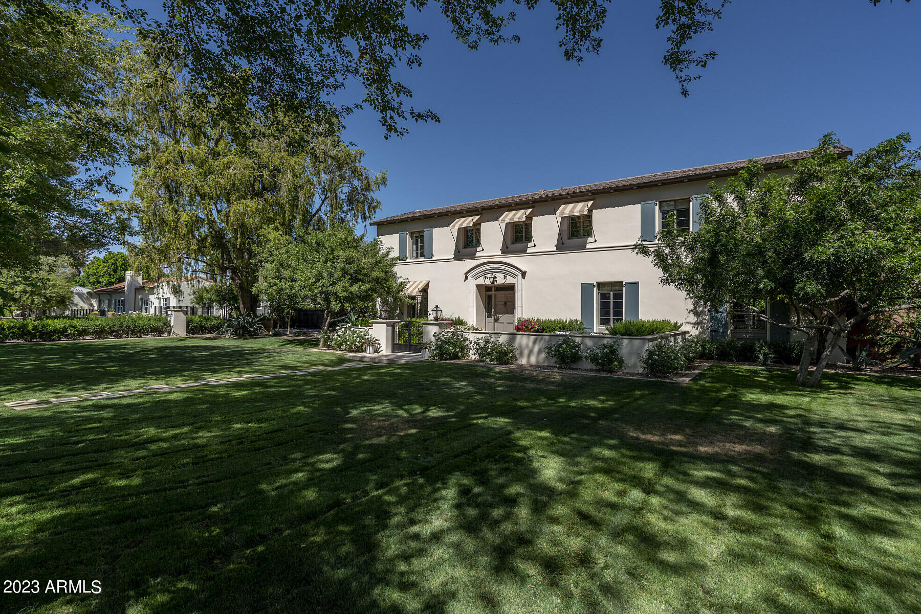 3007 N Manor Drive W