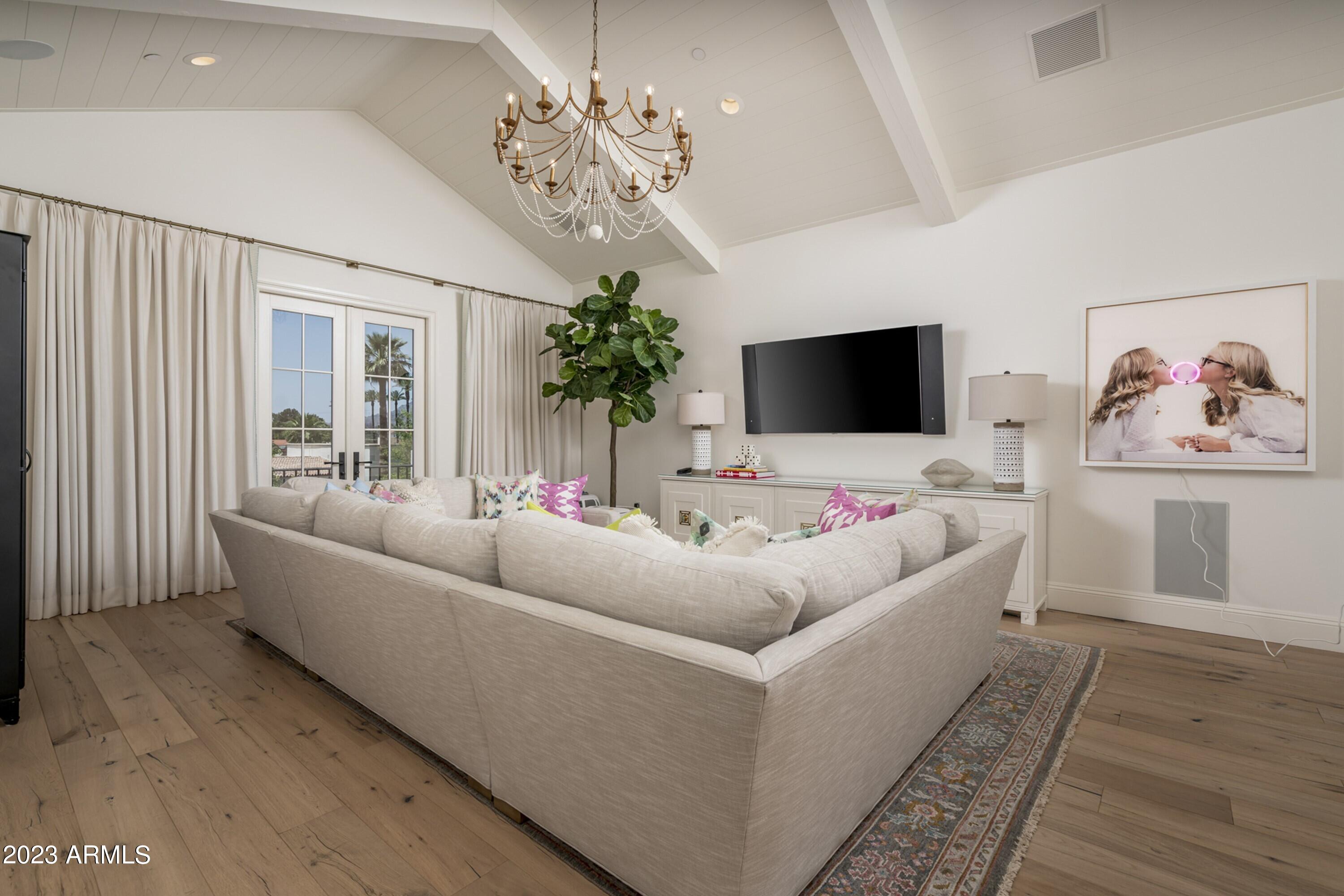4615 N ROYAL PALM Circle