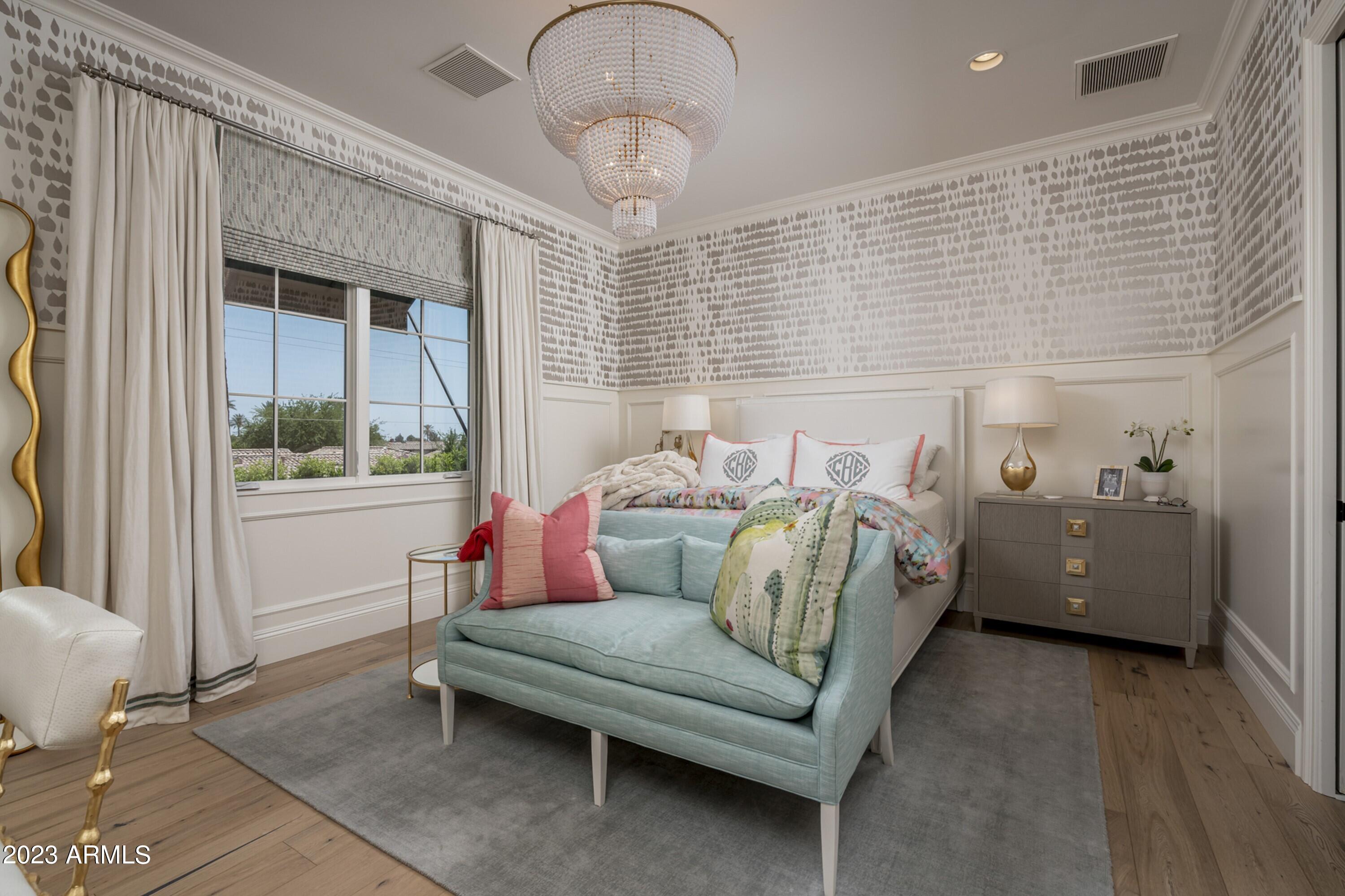 4615 N ROYAL PALM Circle