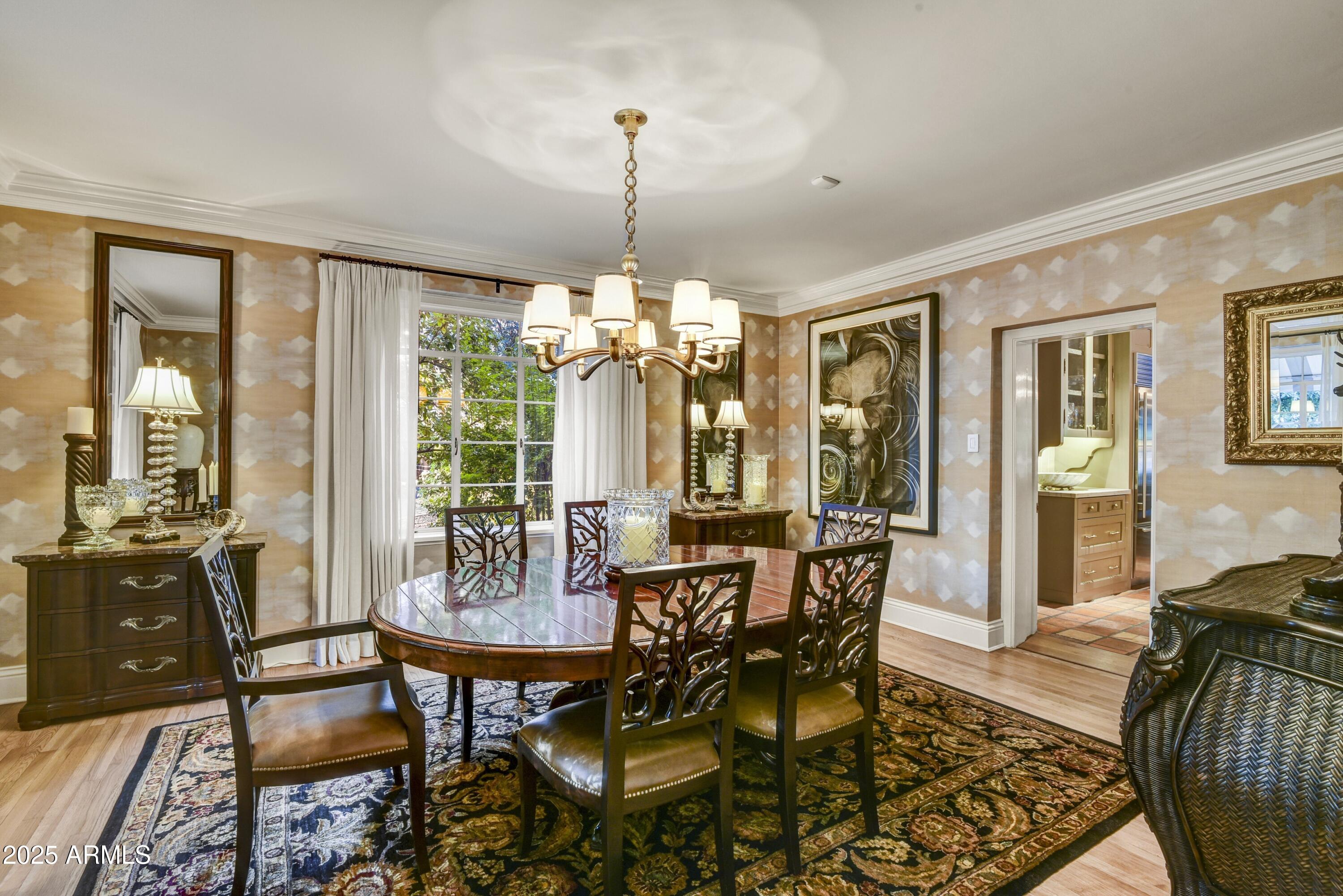 3007 N MANOR Drive W