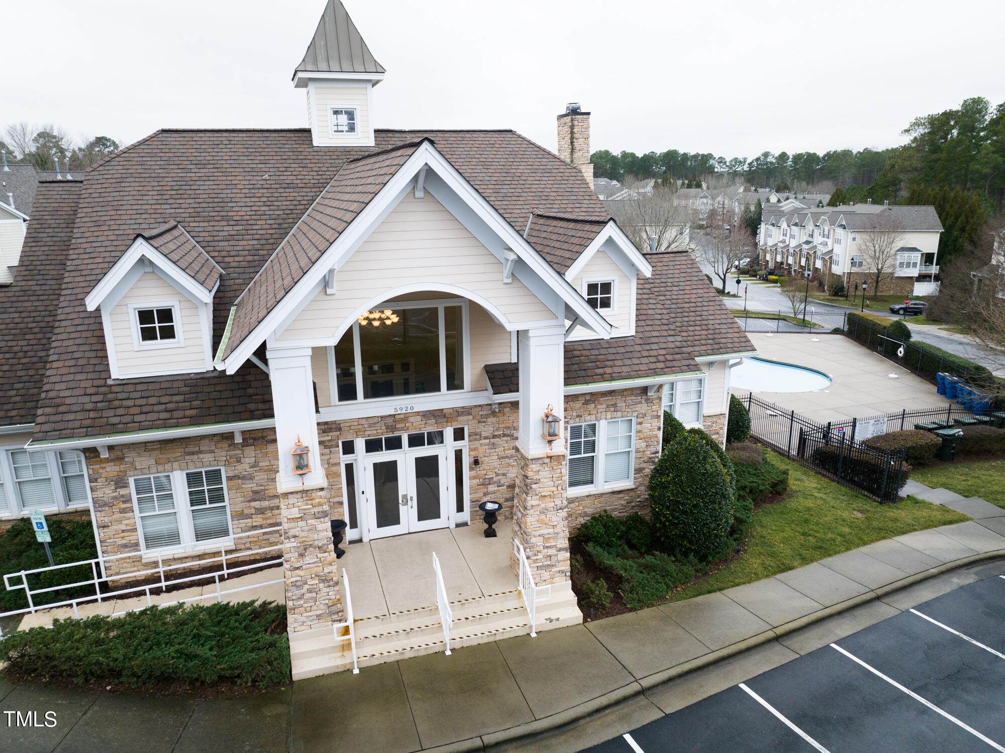 6218 Braidwood Court