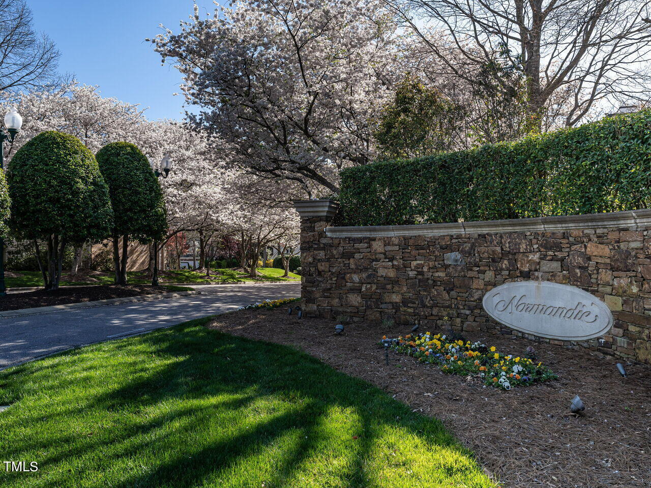 101 Emile Zola Drive