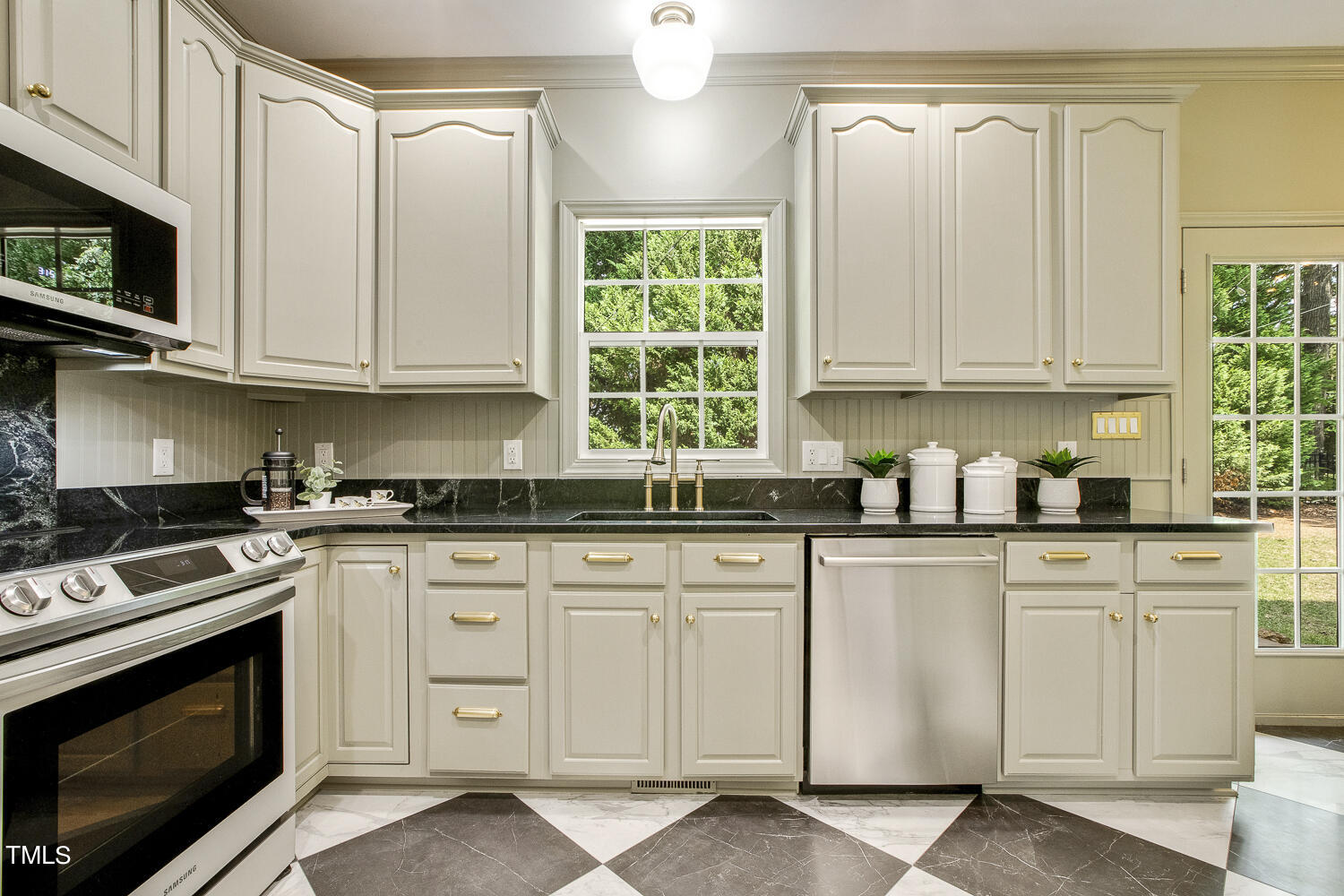 106 Tawny Ridge Lane