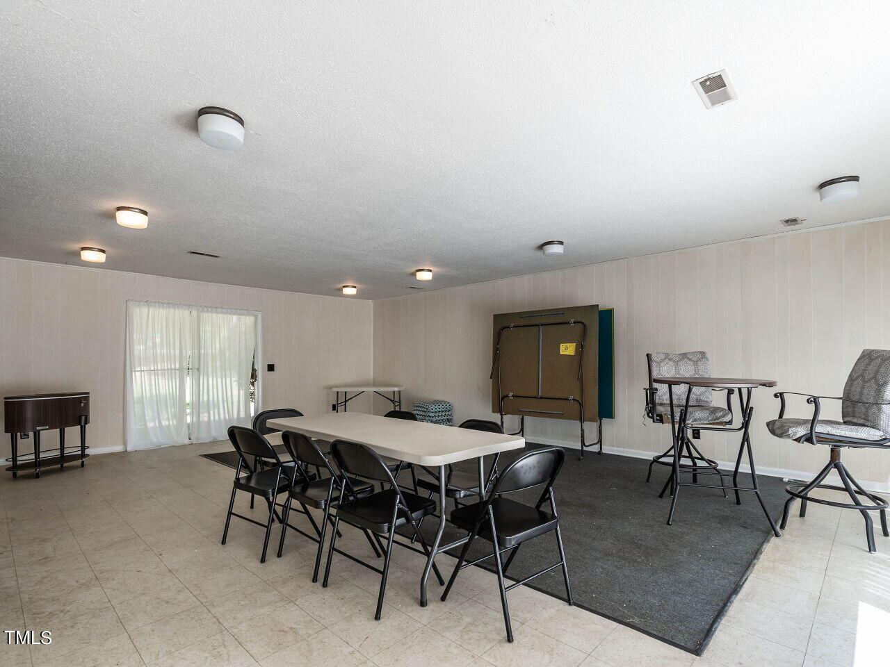 3903 Wendy Lane