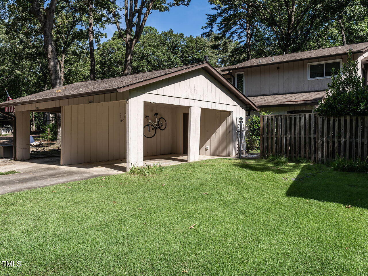 3903 Wendy Lane