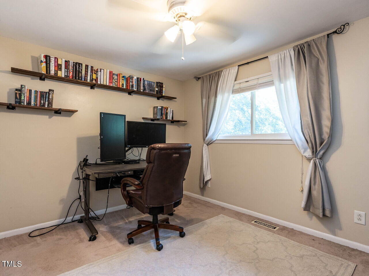 3903 Wendy Lane